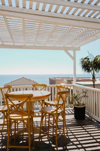 Laguna Cove Hotel in Laguna Beach
