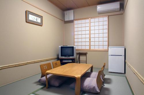 room detail thumbnail 1