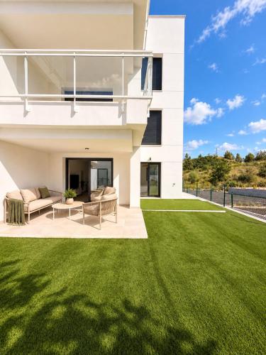 New modern in La Cala with terrace and pool
