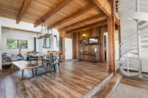 Abalone Cove - Oceanfront Getaway with Hot Tub in Gualala (CA)