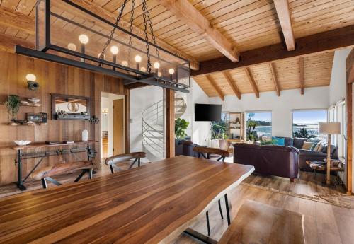 Abalone Cove - Oceanfront Getaway with Hot Tub in Gualala (CA)