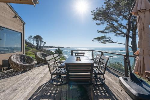 Abalone Cove - Oceanfront Getaway with Hot Tub in Gualala (CA)