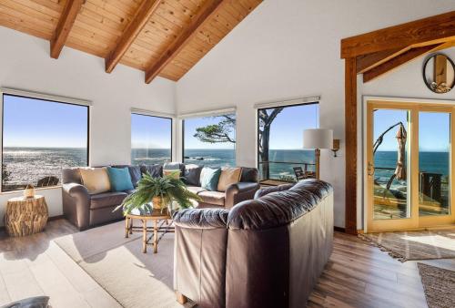 Abalone Cove - Oceanfront Getaway with Hot Tub in Gualala (CA)