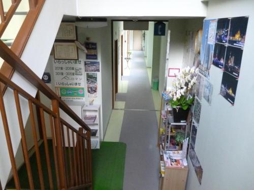 素泊まりホテル ロマン新館つつじ店