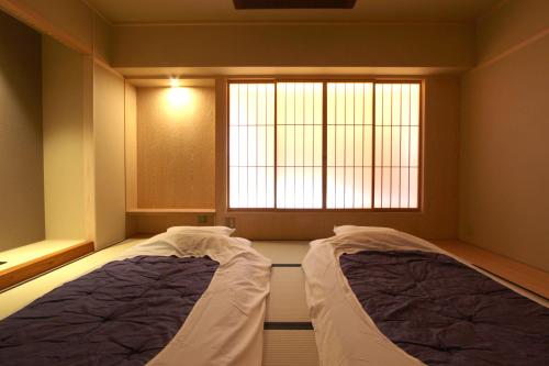 Standard Triple Room image 2