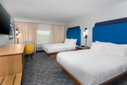 2 queen beds