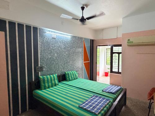 H s LODGE & RESIDENCY in Mayiladuthurai