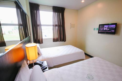 Go Hotels Dumaguete Room Type - Twin Room