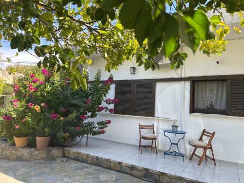 Eratous Seaside House in Sesi (Gramatiko)