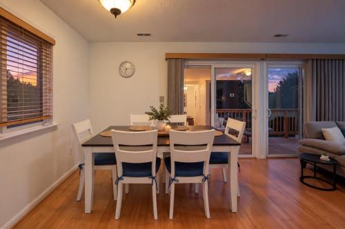 נוף, Cozy 3BR Retreat ll Perfect for Families & Groups in פרונט רויאל(וי אי)