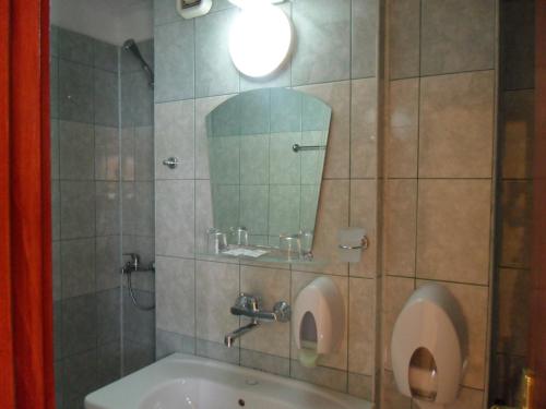 One-Bedroom Apartment with Balcony image 10