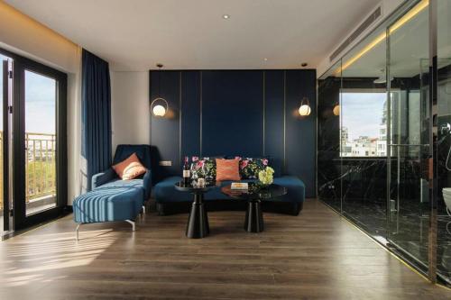 Aurora Oriental 3
