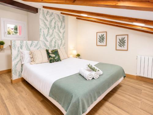 EL RINCÓN DEL MARQUÉS ÁTICO con aire acondicionado junto a Laurel
