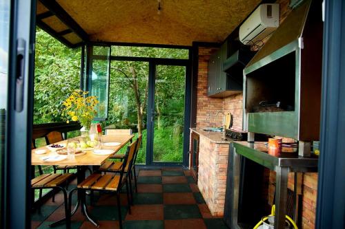 Eco Elegance in Acharistskali