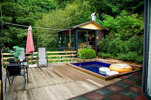 Eco Elegance in Acharistskali