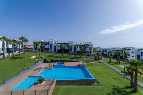 Luxury Penthouse with private Rooftop Terrace, Pool, Punta Prima, Torrevieja