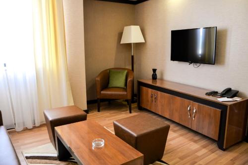 Hotel Cartoon Razgrad - image 4