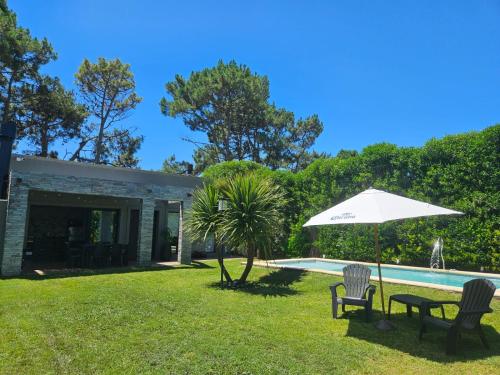 Casa con pileta en La Caleta