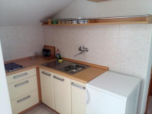 Apartments Ćenan 5