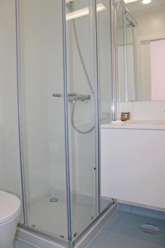 Superior Twin Room with Landmark View image 4