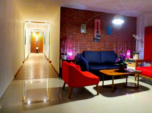 Lobby, Nunia Inn Bandara Jakarta near Bungaaaaa