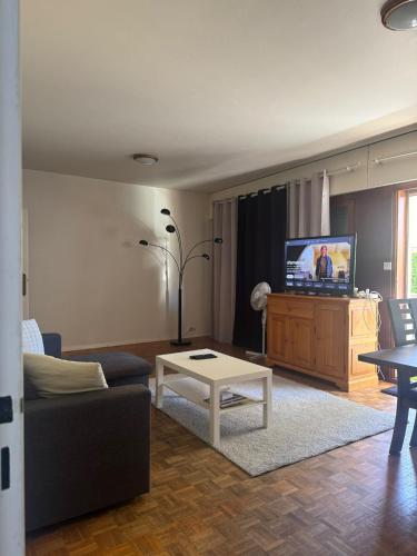 Appartement avec Terrasse & Parking Privé - Centre Thonon