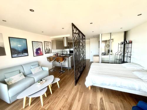 Studio vue mer et piscine Cannes 4 personnes