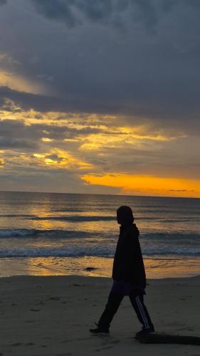 D'Pantai Roomstay Chendering in Pandak Beach