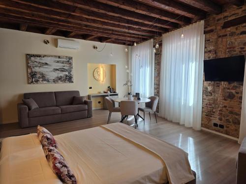 SARPI Apartments & Suite 4