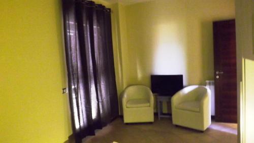 Three-Bedroom House image 5