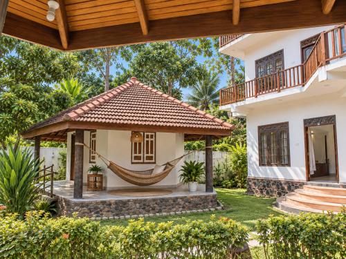 Paradise Bungalow 2