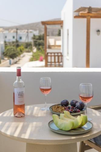 Vilos Luxury Suites in Milos Island