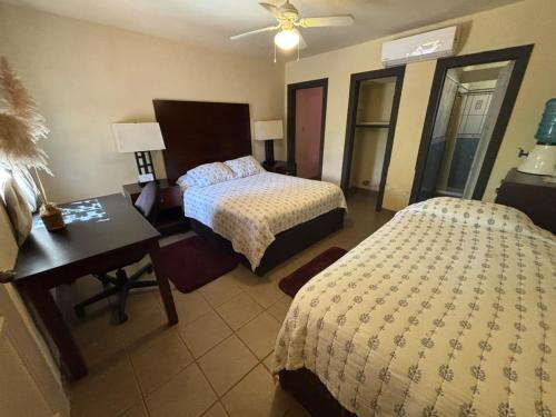 1 double bed, 1 twin bed
