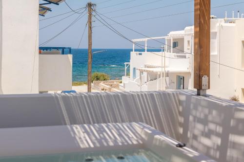 Vilos Luxury Suites in Milos Island