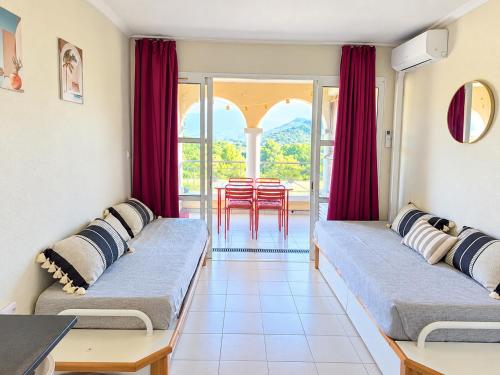 Studio CAP ESTEREL centre village