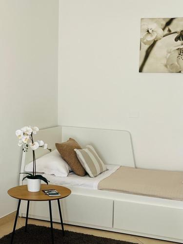 1 queen bed, 1 twin bed