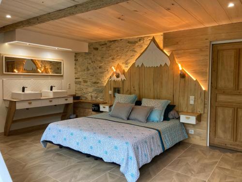 L'épidote 5 étoiles 4 personnes, cocon haute de gamme en pleine nature, jacuzzi