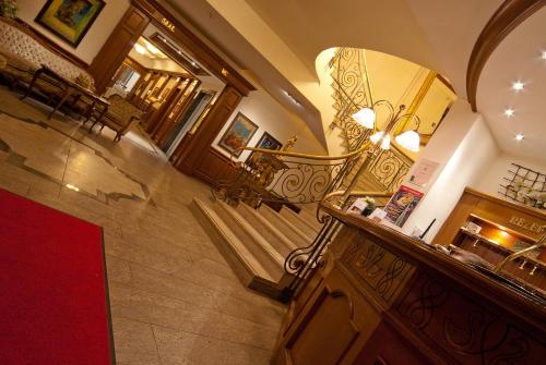 大堂, Hotel DREI SCHWANEN - Ristorante Due Fratelli in 海恩斯坦-埃恩斯塔爾