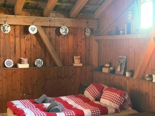 Rustic Barn Experience-Surrounded by Nature & Farm