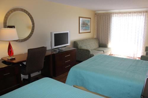 Seaside Inn & Suites