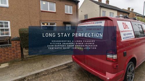 Free Parking, Ideal for long term contractor, etc stays, Fast WIFI, 3 miles 7 mins drive to Nissan, 15 mins to Sunderland Newcastle, Regular Housekeeping Options - Dwellcome Home Ltd 3 DOUBLE Bedroom House Boldon - see our site for assurance gîte à louer East Boldon