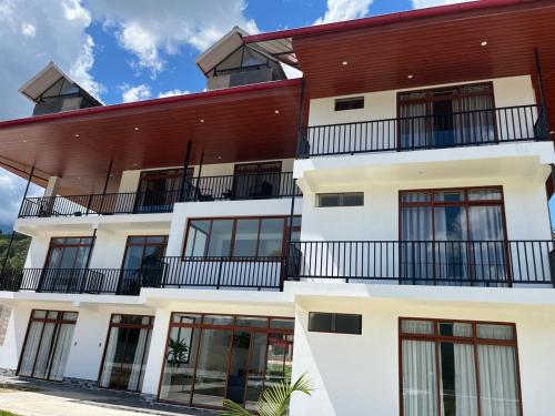 Loma Verde INN