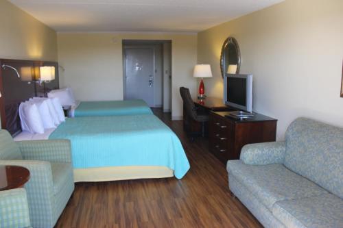 2 queen beds