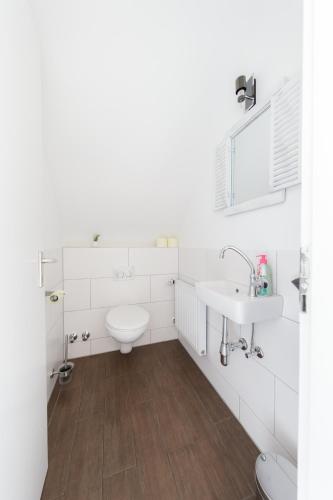 One-Bedroom Apartment with Balcony