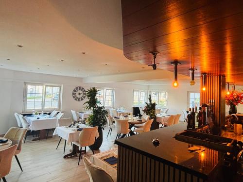 Hotel Restaurant De La Poste Mulhouse Ottmarsheim in Bantzenheim