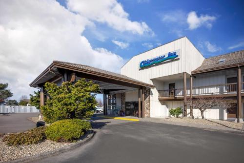 Edgewater Inn and Suites, an Ascend Collection Hotel
