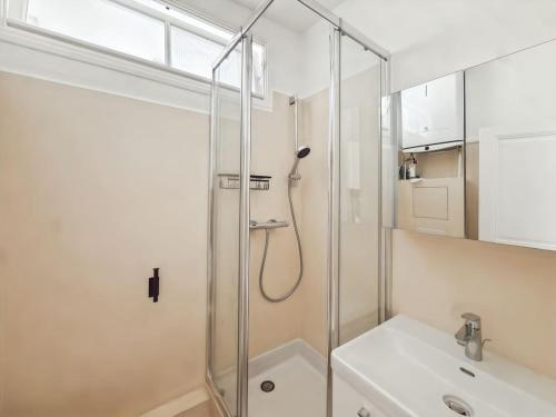 Studio lumineux pres du canal Saint Martin