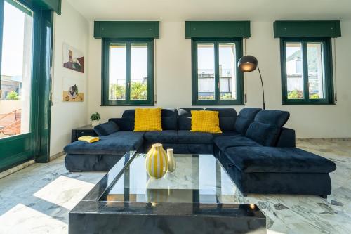 Spacious penthouse with terrace in the heart of Como