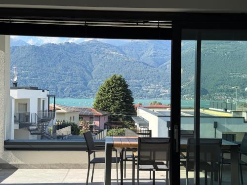 Villa Alessandra, New Villa, Private Heated Pool, Lake Como Views