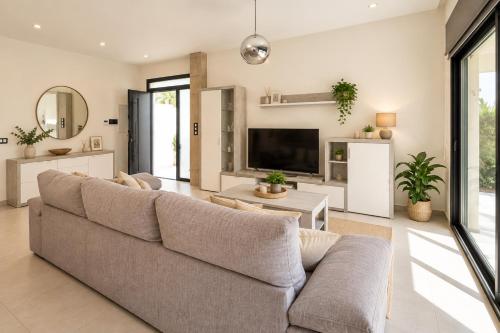 Designer Villa with pool 5